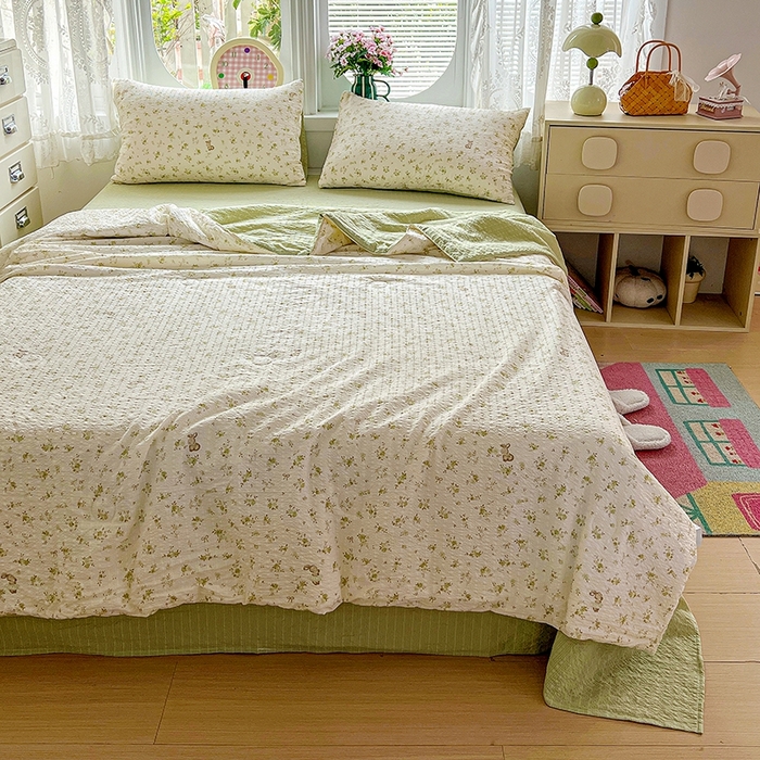 91家纺网 家纺一手货源 找家纺 小桃姐家纺 2026新款泡芙棉双层纱夏被空调被四件套小清新泡泡纱夏被卡通夏凉被空调被 绿茵兔