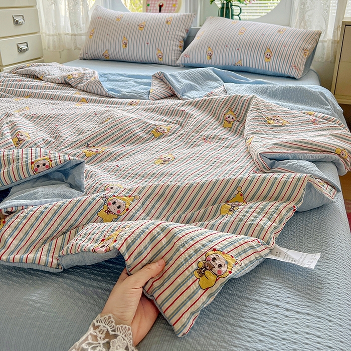 91家纺网 家纺一手货源 找家纺 小桃姐家纺 2026新款泡芙棉双层纱夏被空调被四件套小清新泡泡纱夏被卡通夏凉被空调被 线条星星
