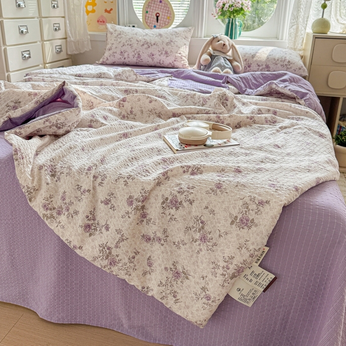91家纺网 家纺一手货源 找家纺 小桃姐家纺 2026新款泡芙棉双层纱夏被空调被四件套小清新泡泡纱夏被卡通夏凉被空调被 紫韵