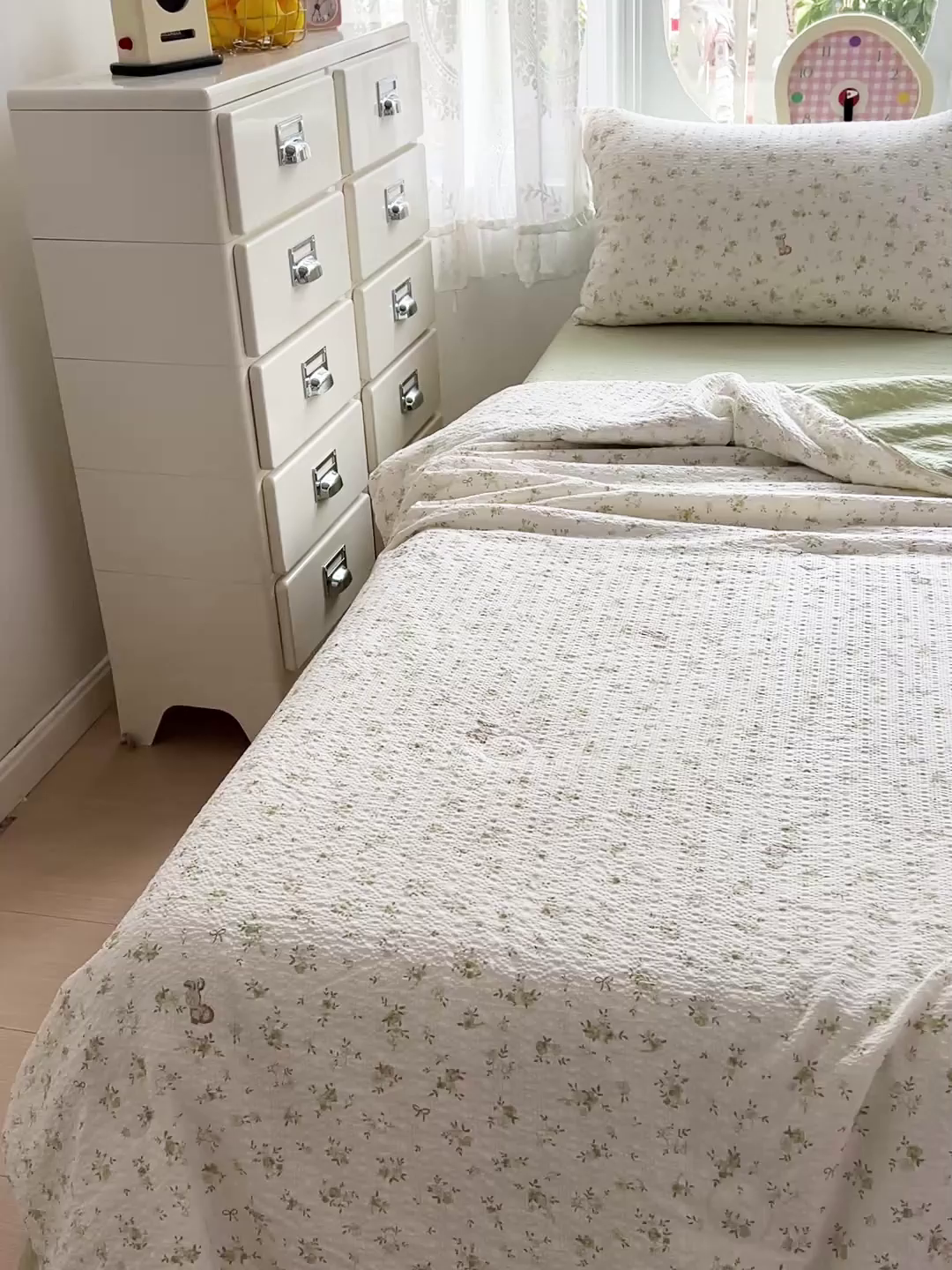 91家纺网 家纺一手货源 找家纺 小桃姐家纺 2026新款泡芙棉双层纱夏被空调被四件套小清新泡泡纱夏被卡通夏凉被空调被 绿茵兔