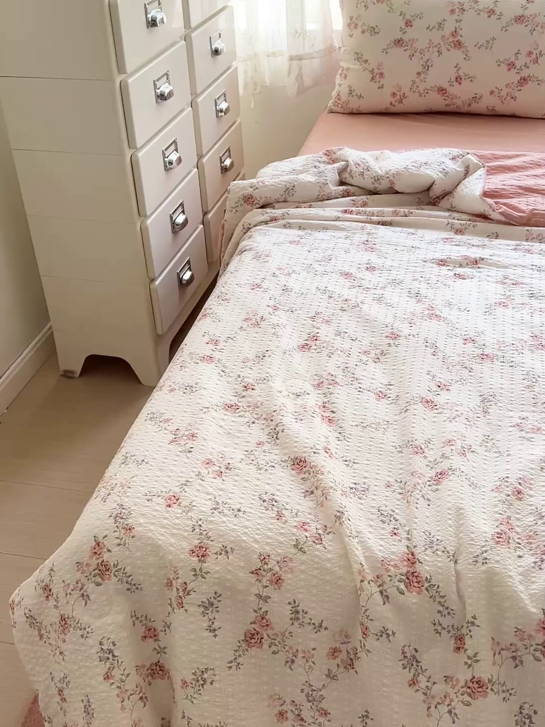 91家纺网 家纺一手货源 找家纺 小桃姐家纺 2026新款泡芙棉双层纱夏被空调被四件套小清新泡泡纱夏被卡通夏凉被空调被 初晴