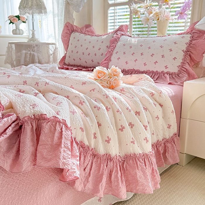 91家纺网 家纺一手货源 找家纺 韩约家纺 2026春夏新款泡芙棉床单款夏被夏凉被空调被四件套 蝶语