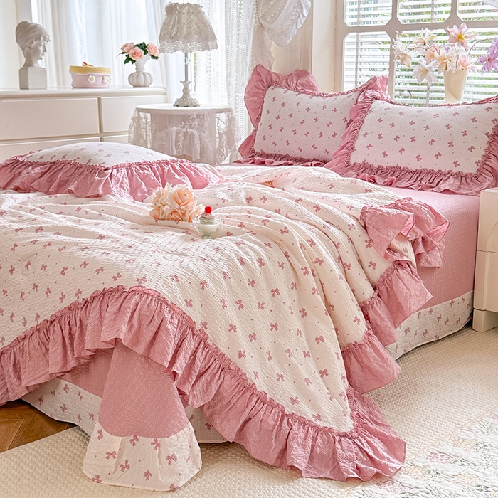 91家纺网 家纺一手货源 找家纺 韩约家纺 2026春夏新款泡芙棉床单款夏被夏凉被空调被四件套 蝶语