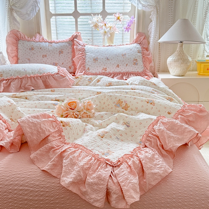 91家纺网 家纺一手货源 找家纺 韩约家纺 2026春夏新款泡芙棉床单款夏被夏凉被空调被四件套 熊宝