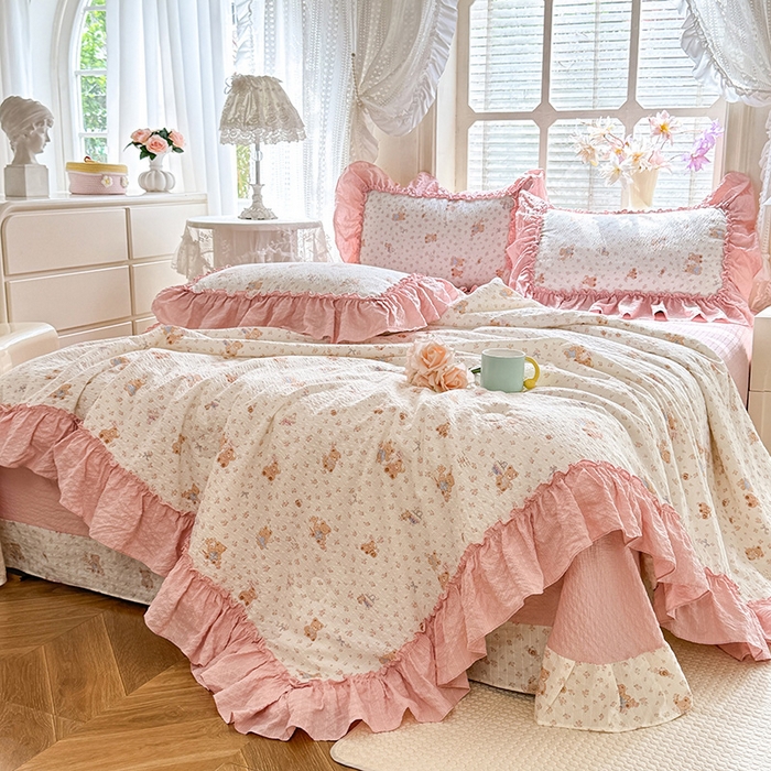 91家纺网 家纺一手货源 找家纺 韩约家纺 2026春夏新款泡芙棉床单款夏被夏凉被空调被四件套 熊宝