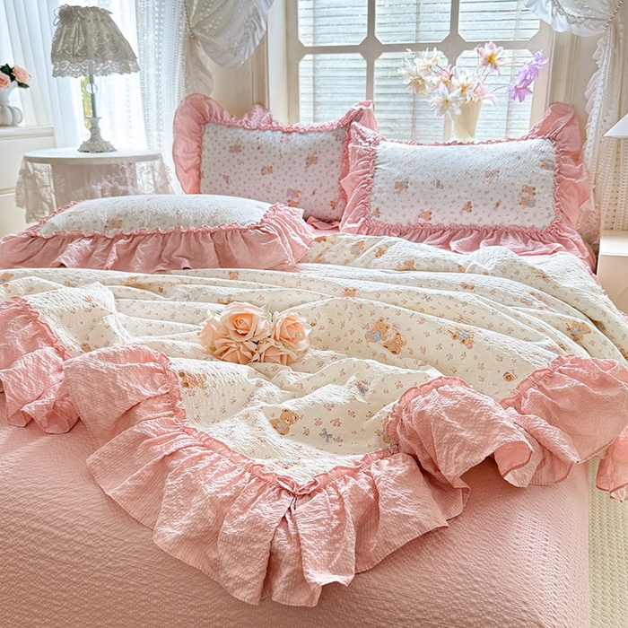 91家纺网 家纺一手货源 找家纺 韩约家纺 2026春夏新款泡芙棉床单款夏被夏凉被空调被四件套 熊宝