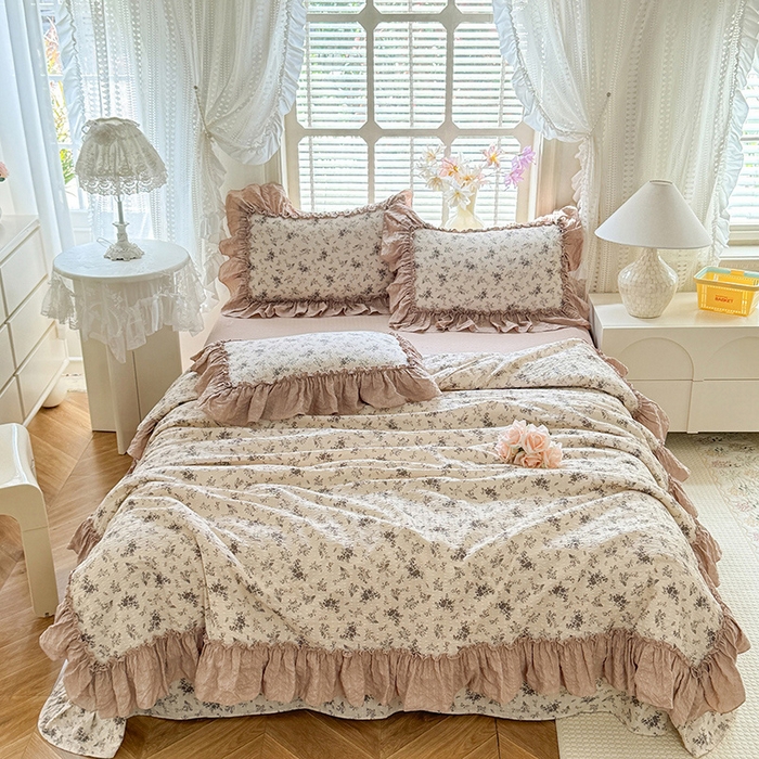 91家纺网 家纺一手货源 找家纺 韩约家纺 2026春夏新款泡芙棉床单款夏被夏凉被空调被四件套 倚梦