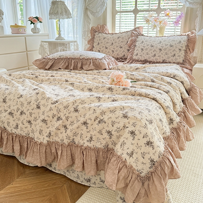 91家纺网 家纺一手货源 找家纺 韩约家纺 2026春夏新款泡芙棉床单款夏被夏凉被空调被四件套 倚梦