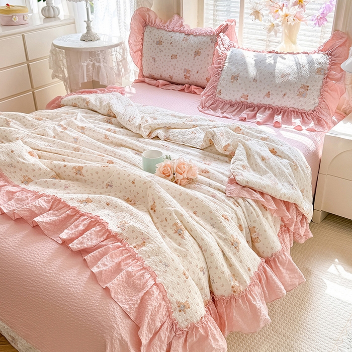 91家纺网 家纺一手货源 找家纺 韩约家纺 2026春夏新款泡芙棉床单款夏被夏凉被空调被四件套 熊宝