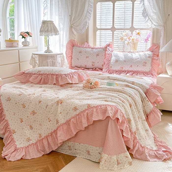 91家纺网 家纺一手货源 找家纺 韩约家纺 2026春夏新款泡芙棉床单款夏被夏凉被空调被四件套 熊宝