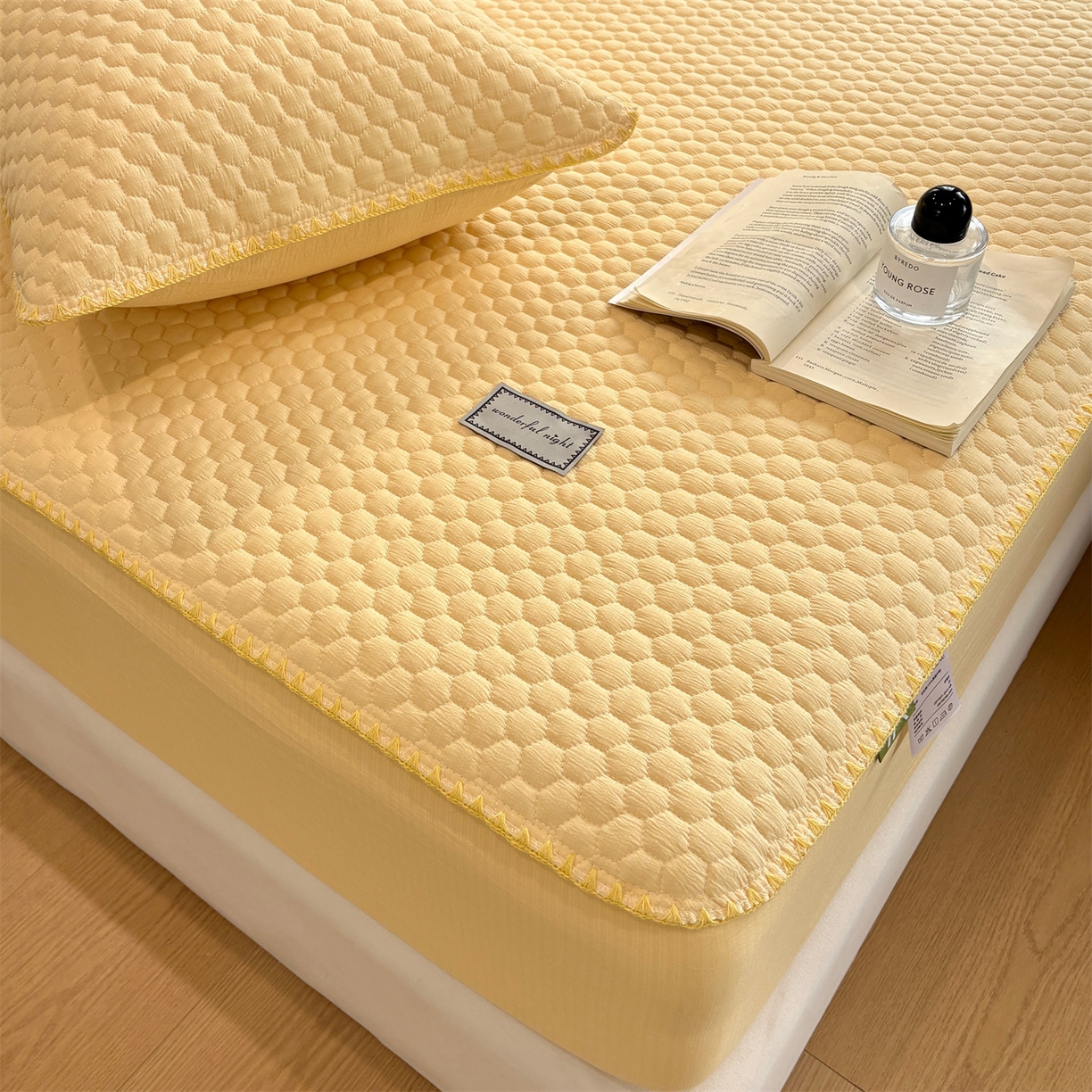 91家纺网 家纺一手货源 找家纺 居眠 2026新款贝壳边纯色夹棉床笠 贝壳边-黄色