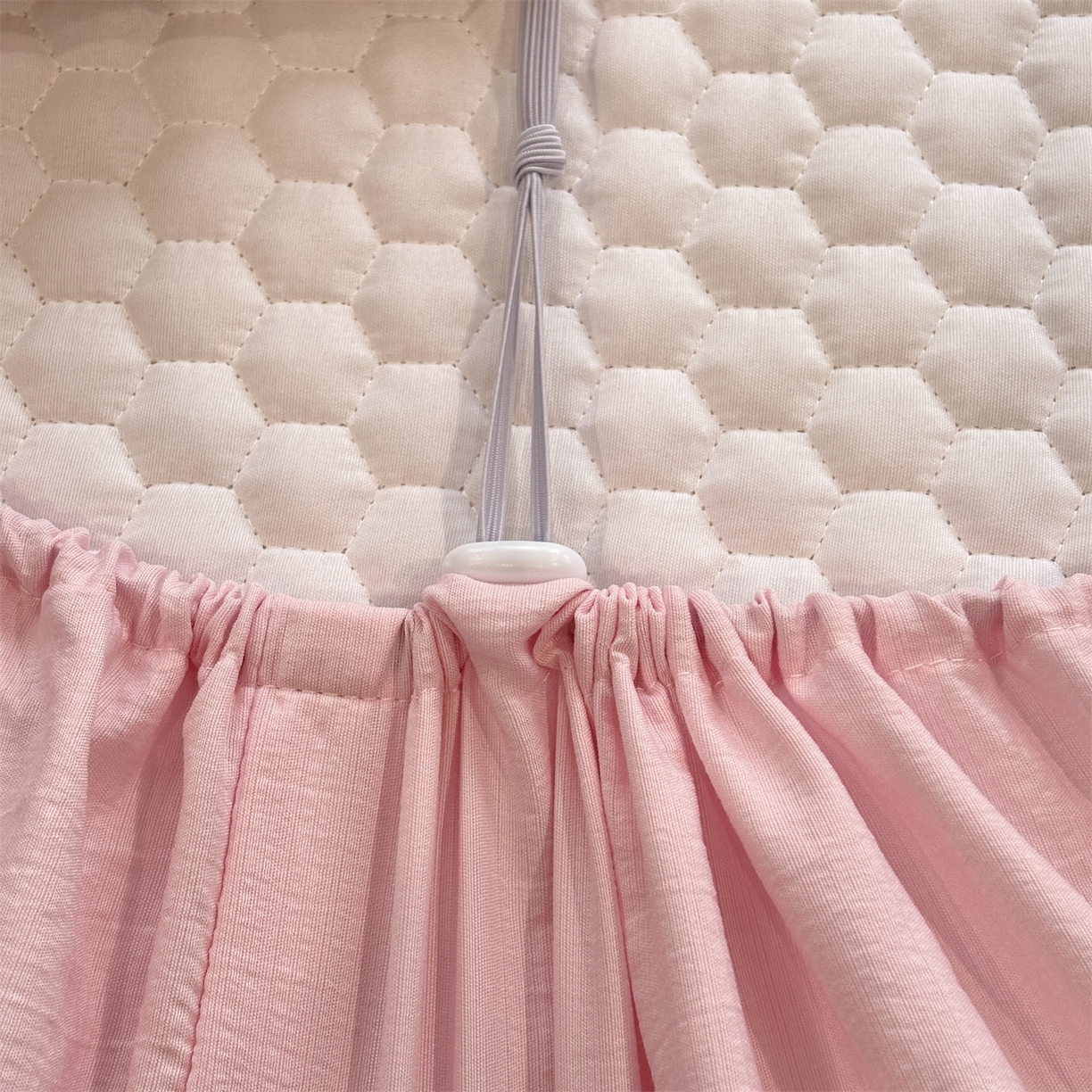 91家纺网 家纺一手货源 找家纺 居眠 2026新款贝壳边纯色夹棉床笠 贝壳边-嫩粉