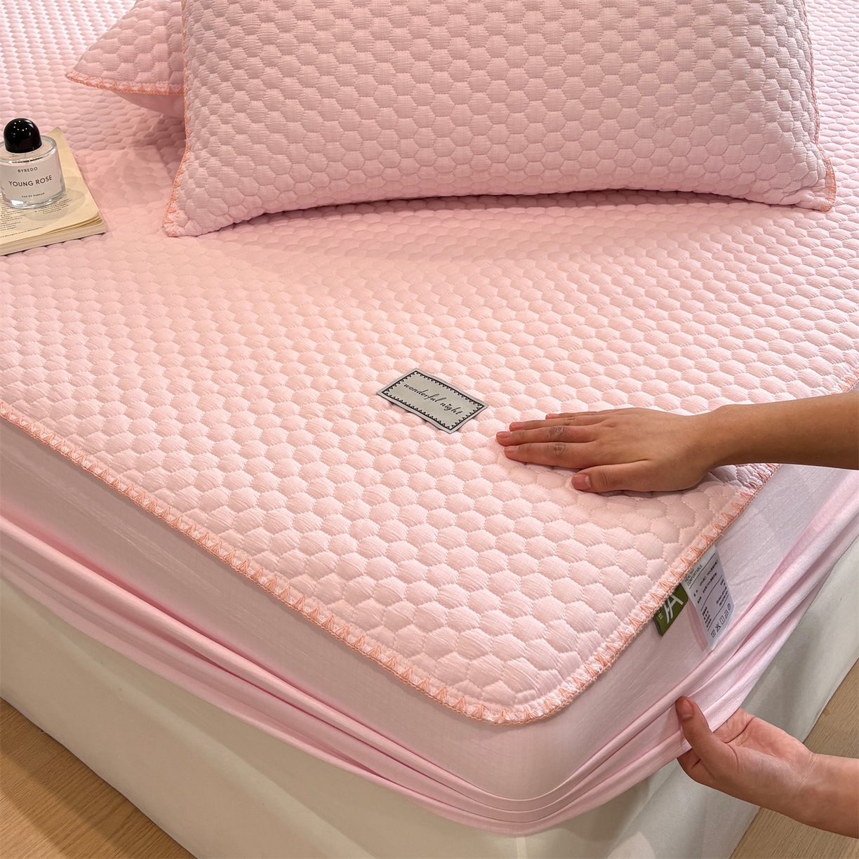 91家纺网 家纺一手货源 找家纺 居眠 2026新款贝壳边纯色夹棉床笠 贝壳边-嫩粉