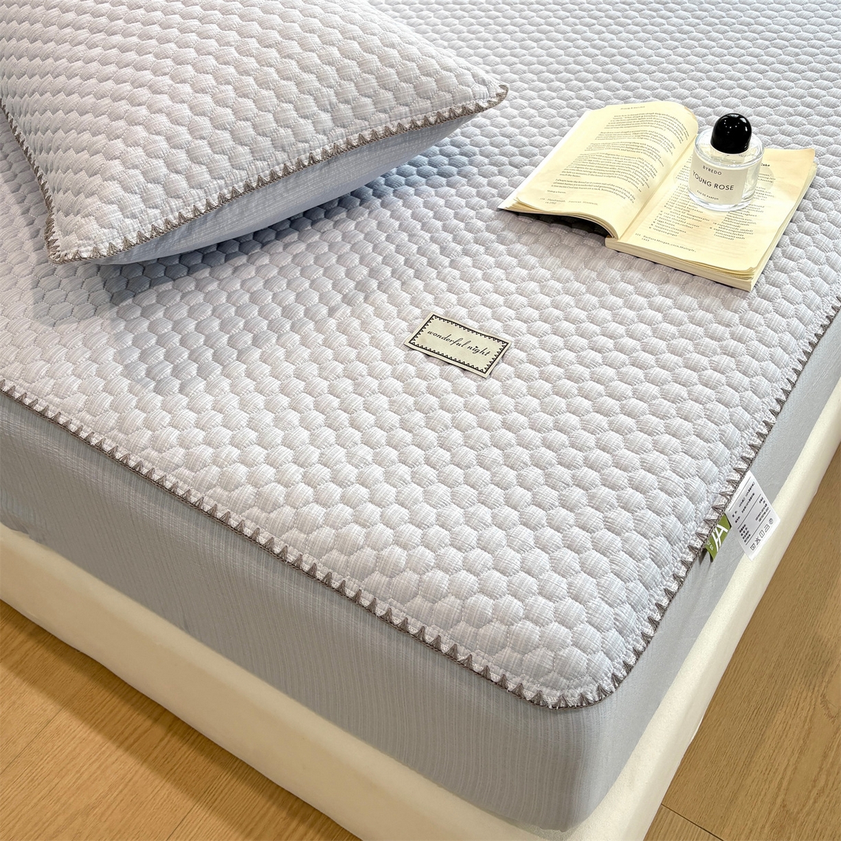 91家纺网 家纺一手货源 找家纺 居眠 2026新款贝壳边纯色夹棉床笠 贝壳边-月光蓝