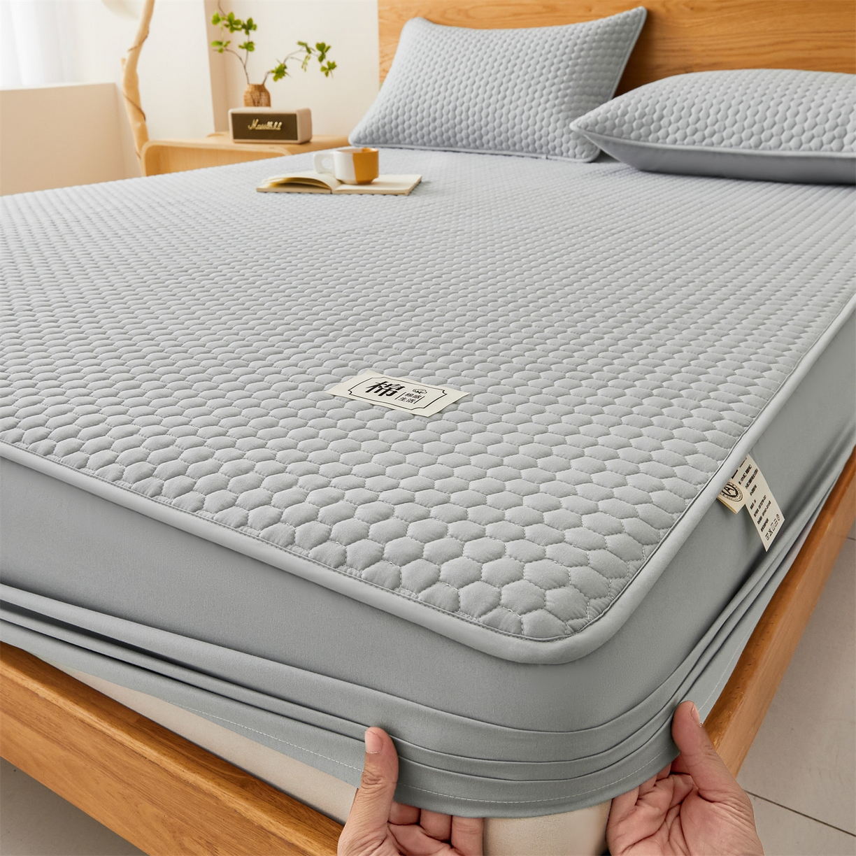 91家纺网 家纺一手货源 找家纺 居眠 2026新款蜂巢-防水夹棉棉花床笠 蜂巢-灰