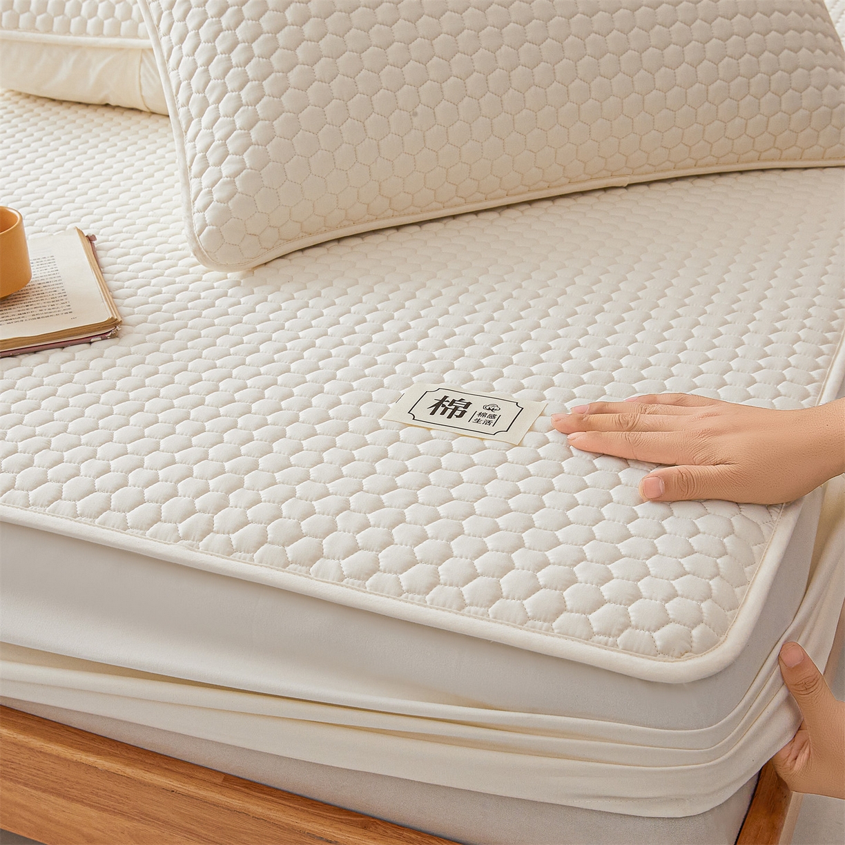 91家纺网 家纺一手货源 找家纺 （总）居眠 2026新款蜂巢-防水夹棉棉花床笠