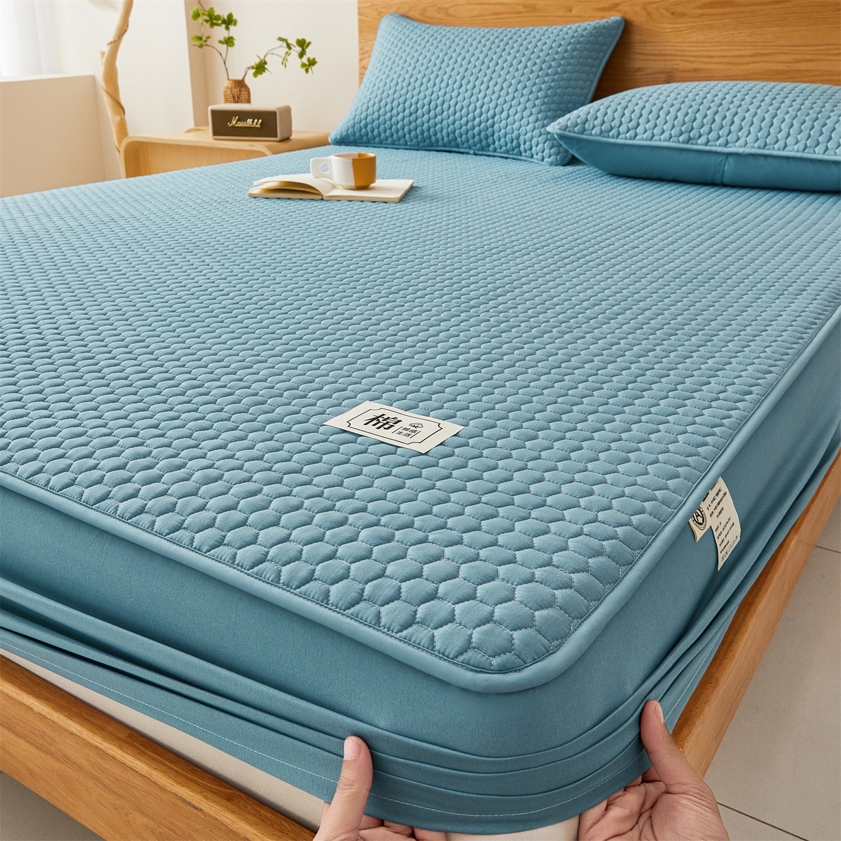 91家纺网 家纺一手货源 找家纺 （总）居眠 2026新款蜂巢-防水夹棉棉花床笠