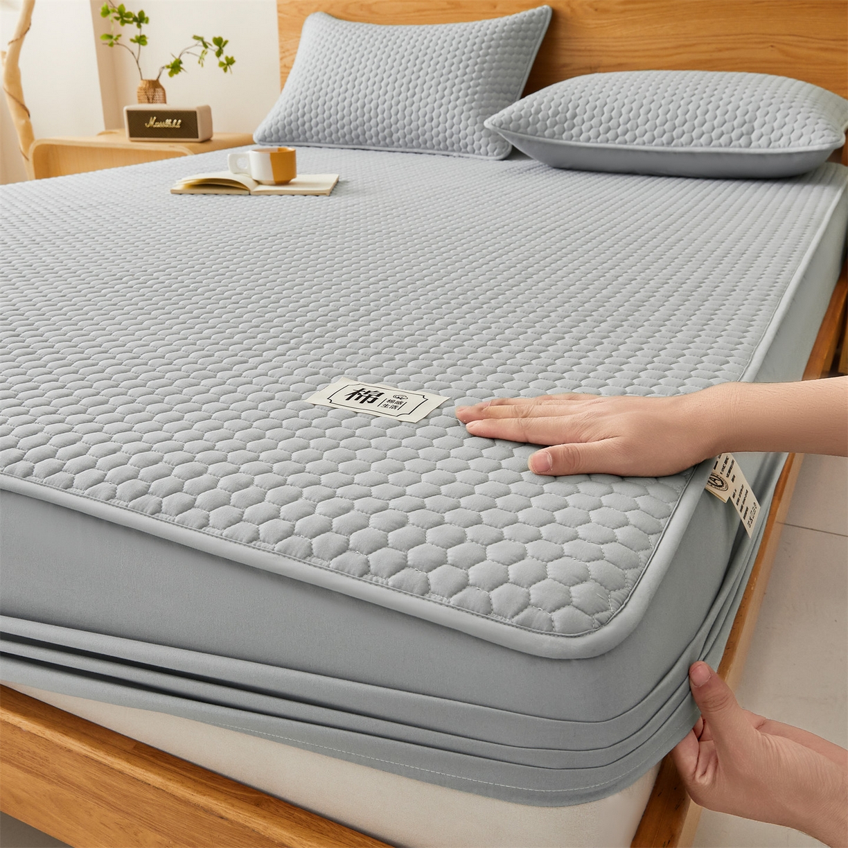 91家纺网 家纺一手货源 找家纺 居眠 2026新款蜂巢-防水夹棉棉花床笠 蜂巢-灰