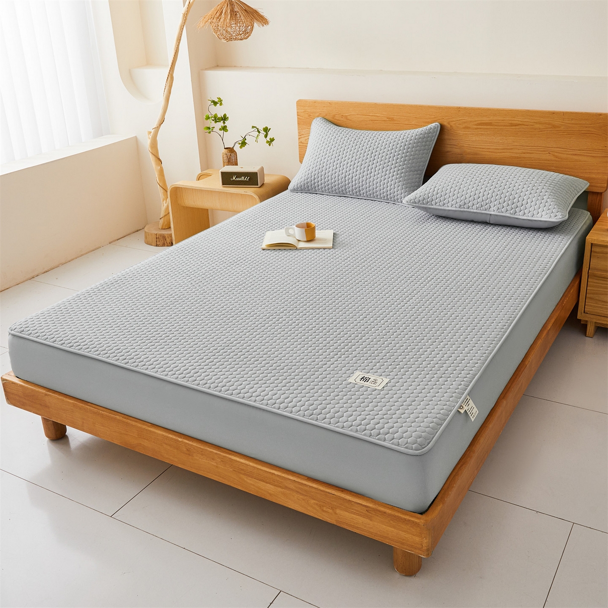 91家纺网 家纺一手货源 找家纺 居眠 2026新款蜂巢-防水夹棉棉花床笠 蜂巢-灰