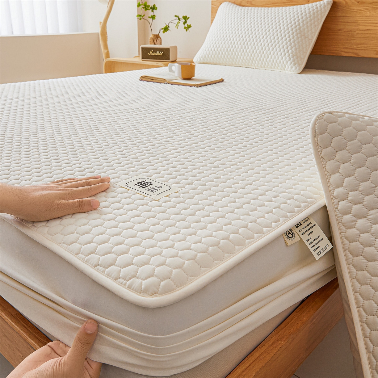 91家纺网 家纺一手货源 找家纺 居眠 2026新款蜂巢-防水夹棉棉花床笠 蜂巢-白