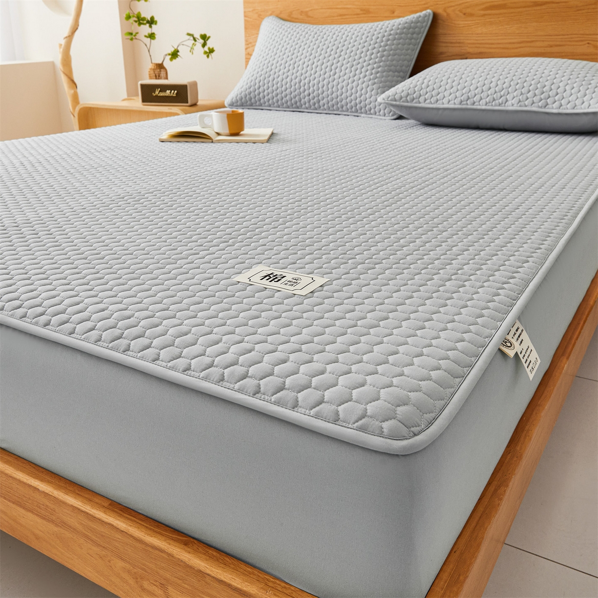 91家纺网 家纺一手货源 找家纺 居眠 2026新款蜂巢-防水夹棉棉花床笠 蜂巢-灰