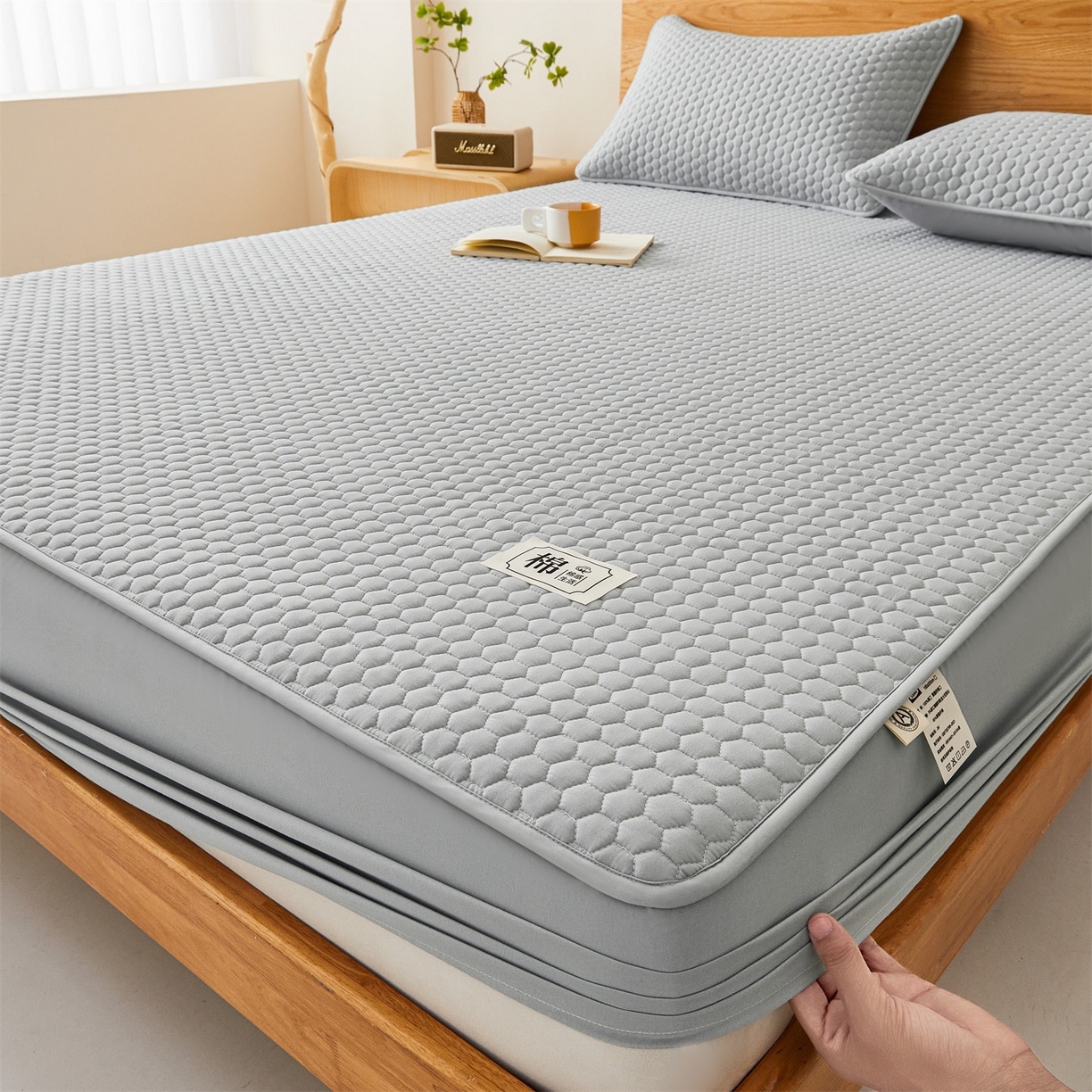 91家纺网 家纺一手货源 找家纺 居眠 2026新款蜂巢-防水夹棉棉花床笠 蜂巢-灰