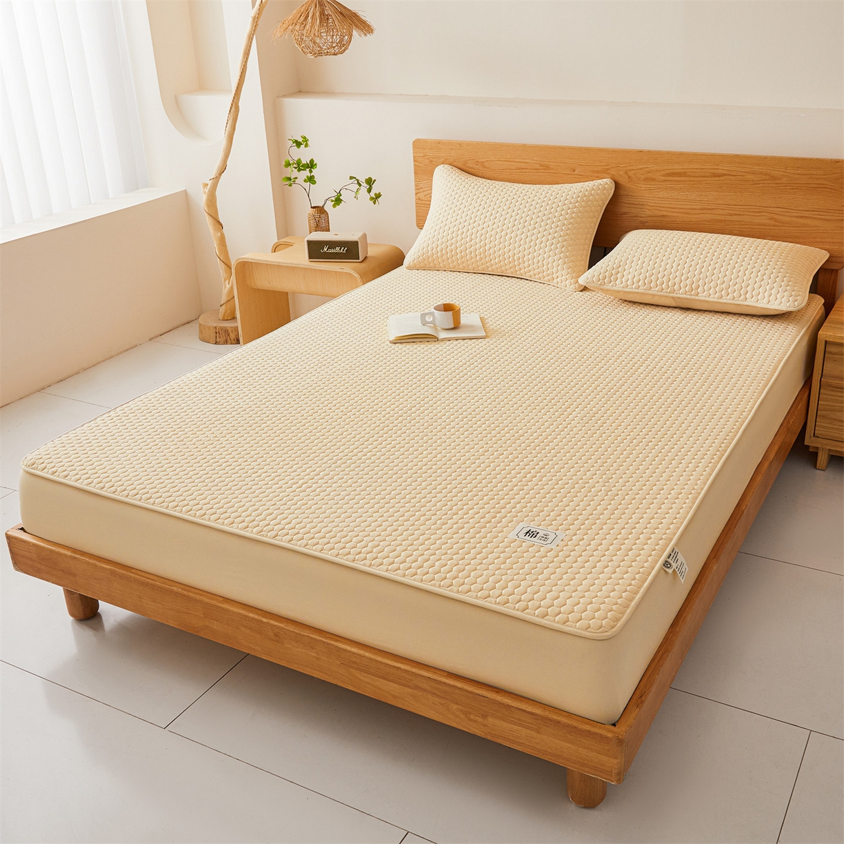 91家纺网 家纺一手货源 找家纺 居眠 2026新款蜂巢-防水夹棉棉花床笠 蜂巢-卡