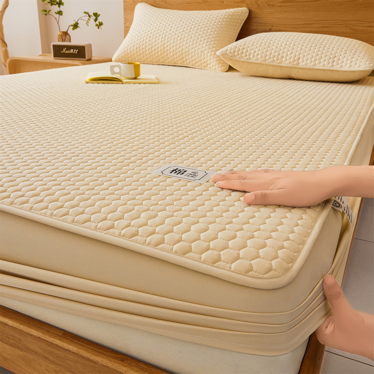 91家纺网 家纺一手货源 找家纺 居眠 2026新款蜂巢-防水夹棉棉花床笠 蜂巢-卡