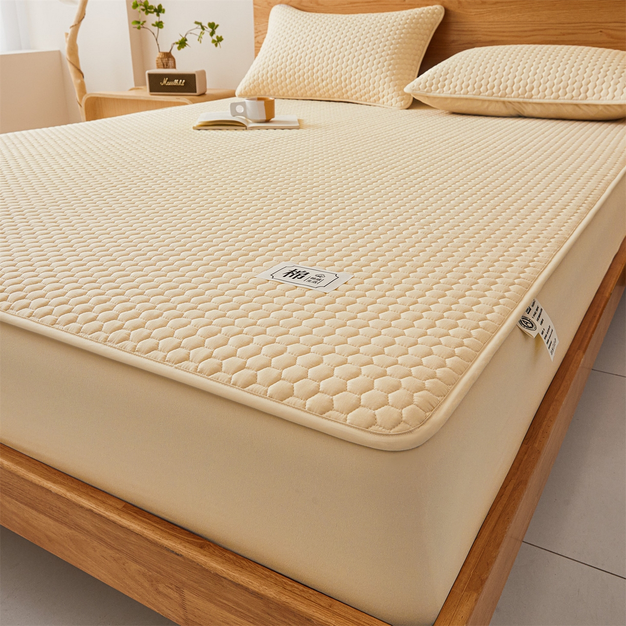 91家纺网 家纺一手货源 找家纺 居眠 2026新款蜂巢-防水夹棉棉花床笠 蜂巢-卡