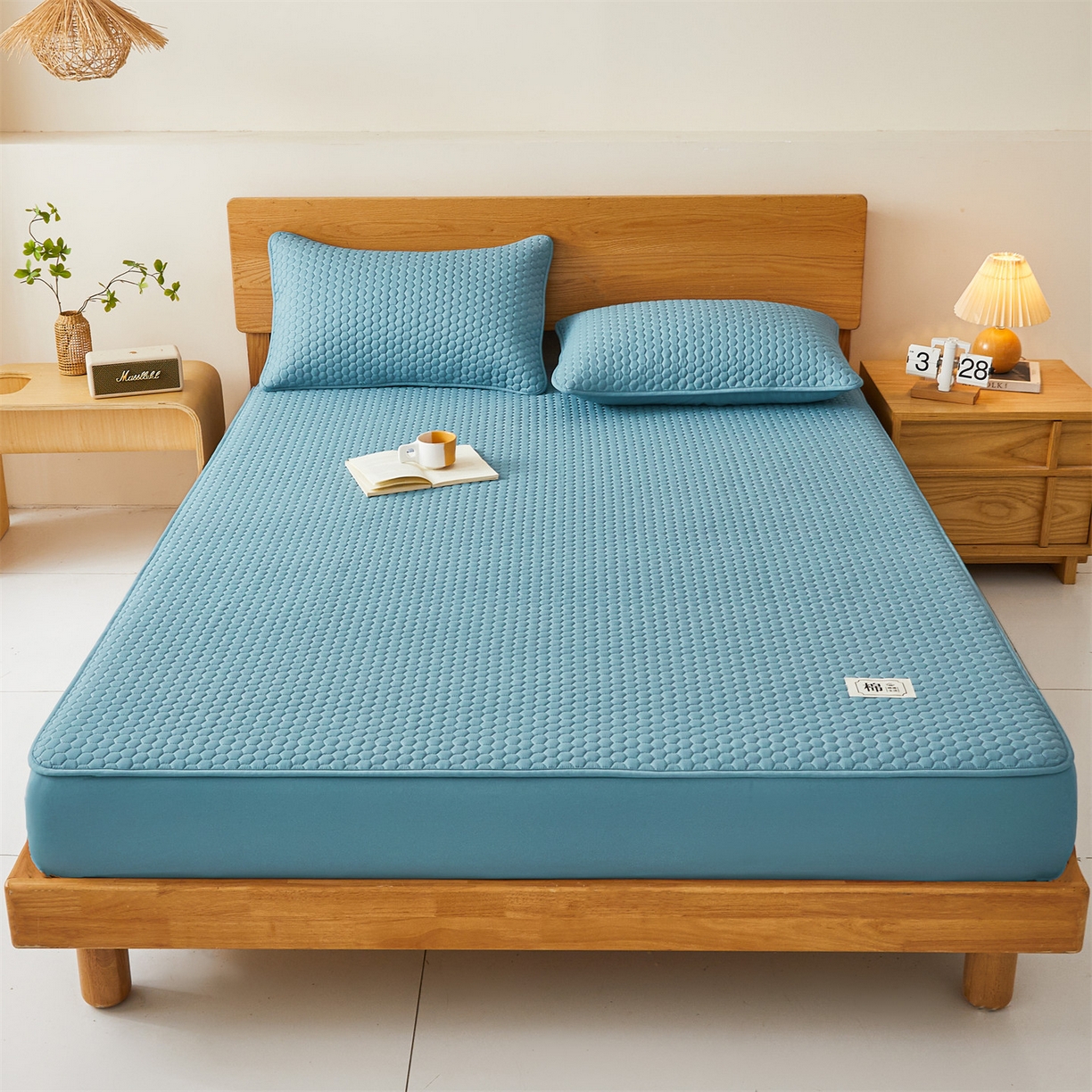 91家纺网 家纺一手货源 找家纺 居眠 2026新款蜂巢-防水夹棉棉花床笠 蜂巢-蓝