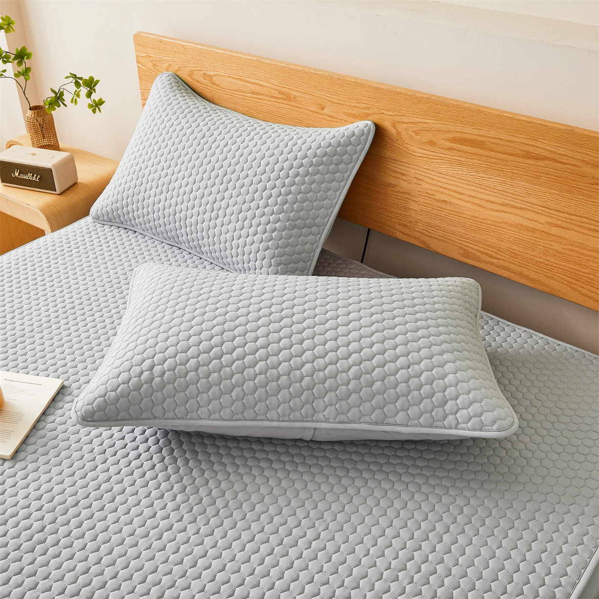 91家纺网 家纺一手货源 找家纺 居眠 2026新款蜂巢-防水夹棉棉花床笠 蜂巢-灰