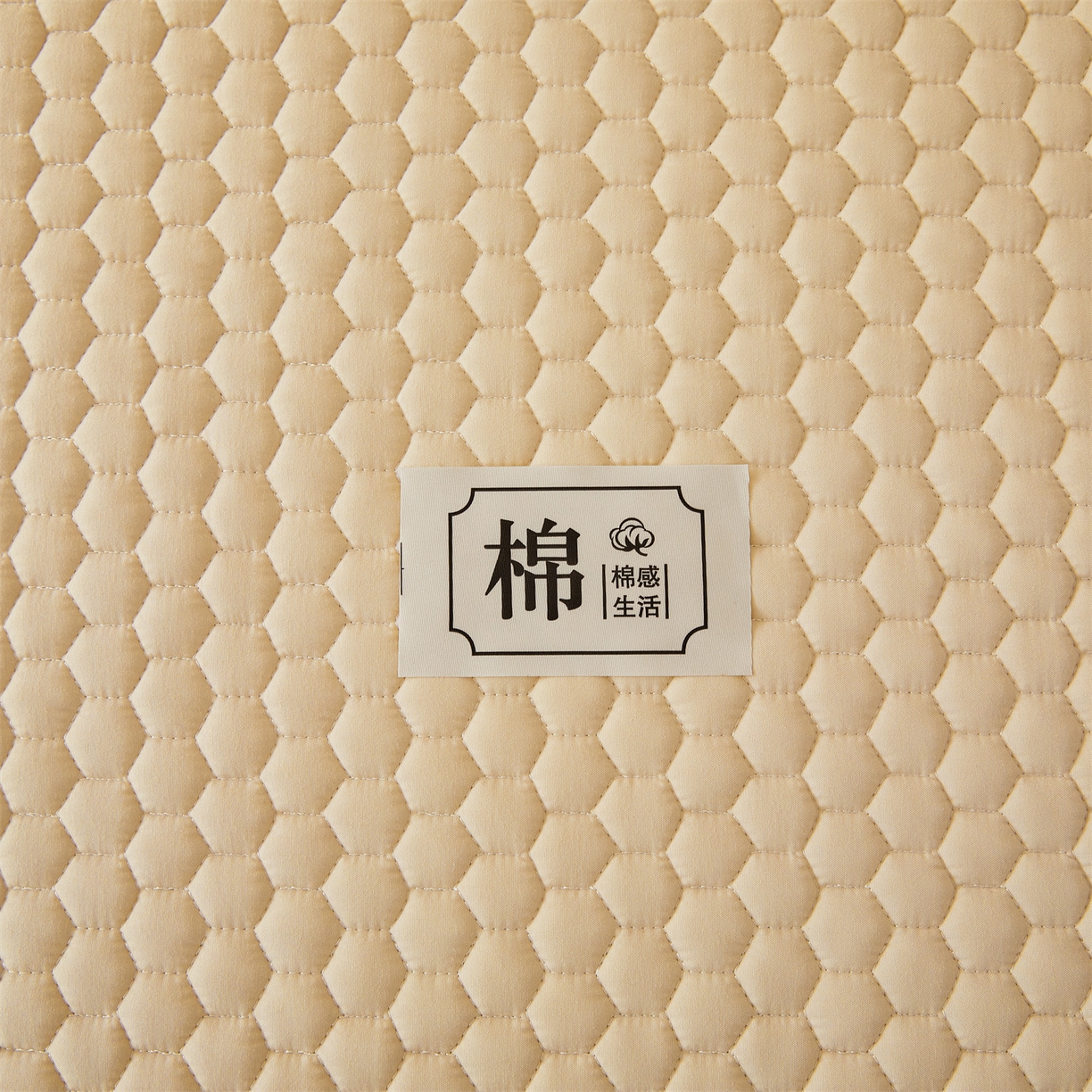 91家纺网 家纺一手货源 找家纺 居眠 2026新款蜂巢-防水夹棉棉花床笠 蜂巢-卡
