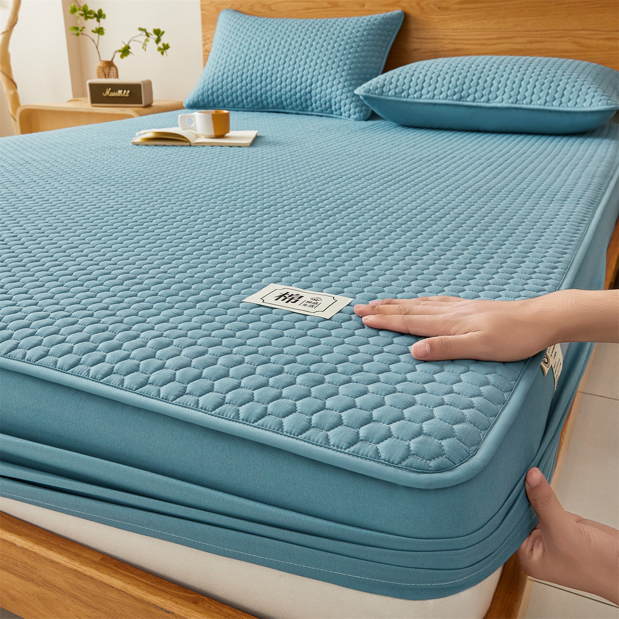 91家纺网 家纺一手货源 找家纺 居眠 2026新款蜂巢-防水夹棉棉花床笠 蜂巢-蓝