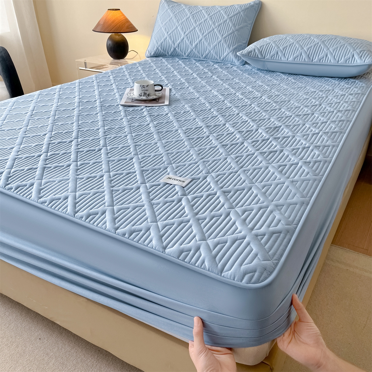 91家纺网 家纺一手货源 找家纺 居眠 2026新款时光-100%全棉夹棉棉花床笠 时光-蓝