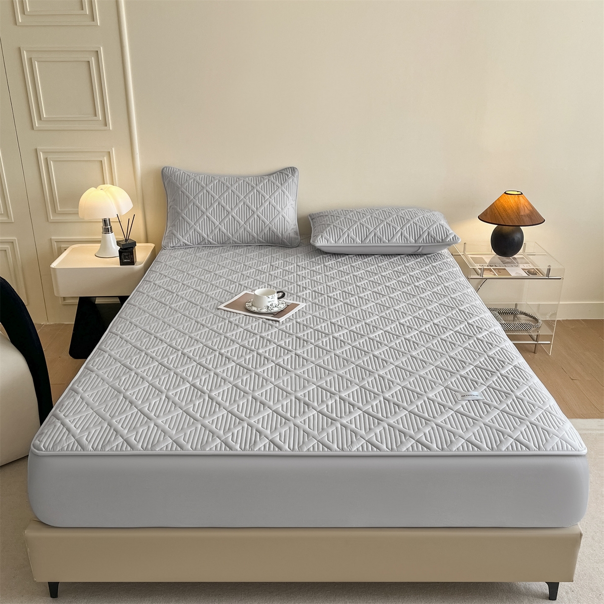 91家纺网 家纺一手货源 找家纺 居眠 2026新款时光-100%全棉夹棉棉花床笠 时光-灰