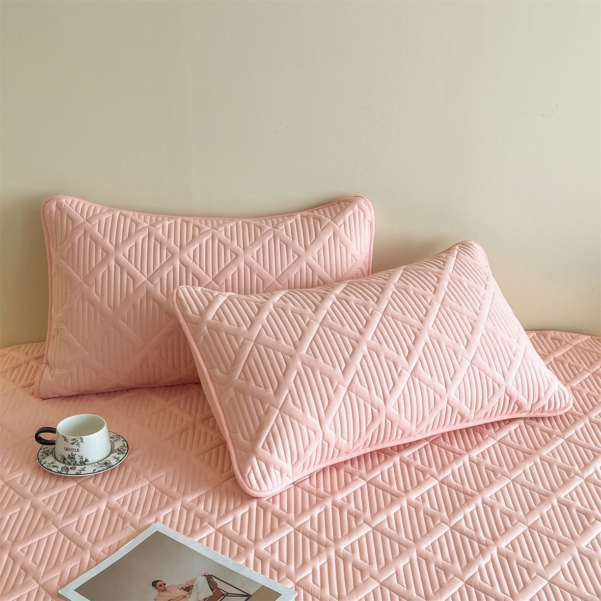 91家纺网 家纺一手货源 找家纺 居眠 2026新款时光-100%全棉夹棉棉花床笠 时光-粉