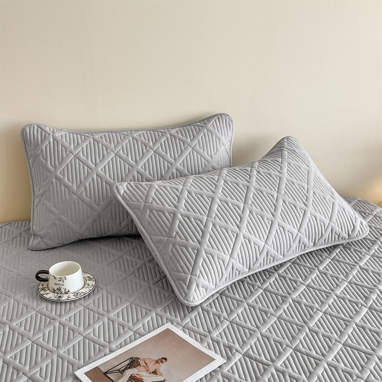 91家纺网 家纺一手货源 找家纺 居眠 2026新款时光-100%全棉夹棉棉花床笠 时光-灰