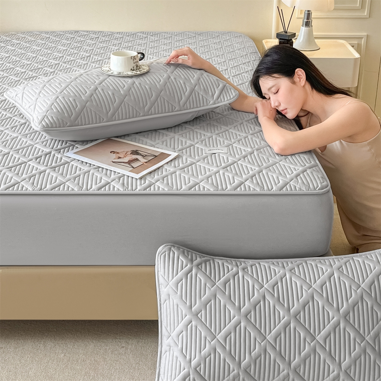 91家纺网 家纺一手货源 找家纺 居眠 2026新款时光-100%全棉夹棉棉花床笠 时光-灰