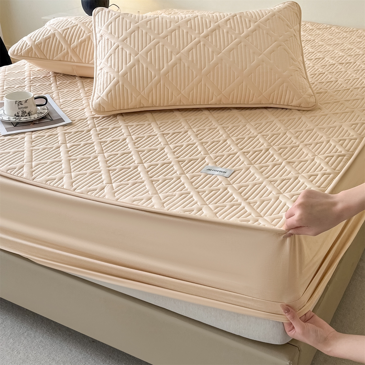 91家纺网 家纺一手货源 找家纺 居眠 2026新款时光-100%全棉夹棉棉花床笠 时光-卡