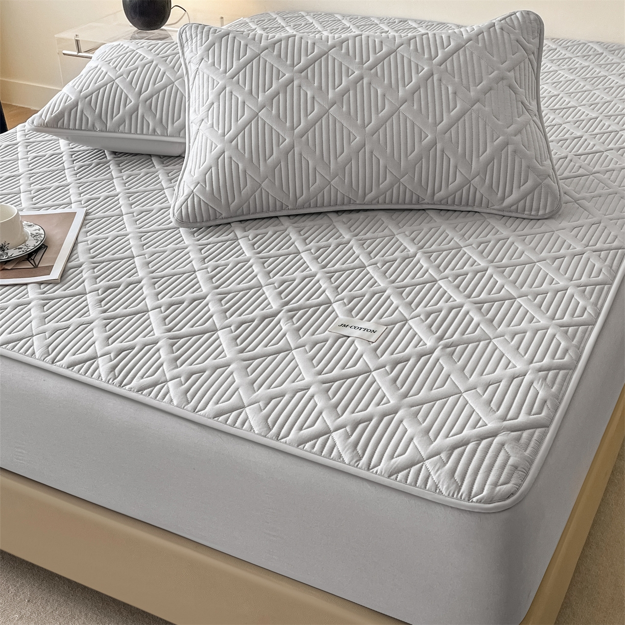 91家纺网 家纺一手货源 找家纺 居眠 2026新款时光-100%全棉夹棉棉花床笠 时光-灰