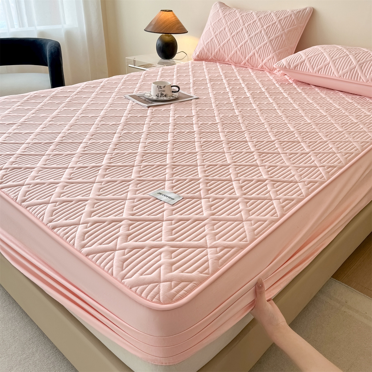 91家纺网 家纺一手货源 找家纺 居眠 2026新款时光-100%全棉夹棉棉花床笠 时光-粉