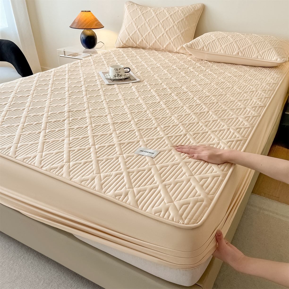 91家纺网 家纺一手货源 找家纺 居眠 2026新款时光-100%全棉夹棉棉花床笠 时光-卡