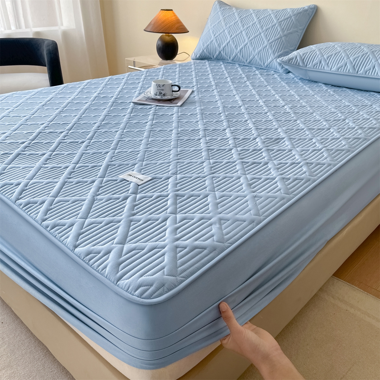 91家纺网 家纺一手货源 找家纺 居眠 2026新款时光-100%全棉夹棉棉花床笠 时光-蓝