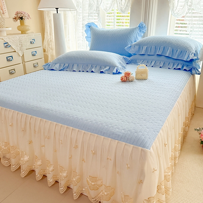 91家纺网 家纺一手货源 找家纺 花香四季家纺 2026新款全棉夹棉绗缝床裙三件套纯棉纯色蕾丝公主风床裙单件-蕾丝小姐 蕾丝小姐-海盐蓝