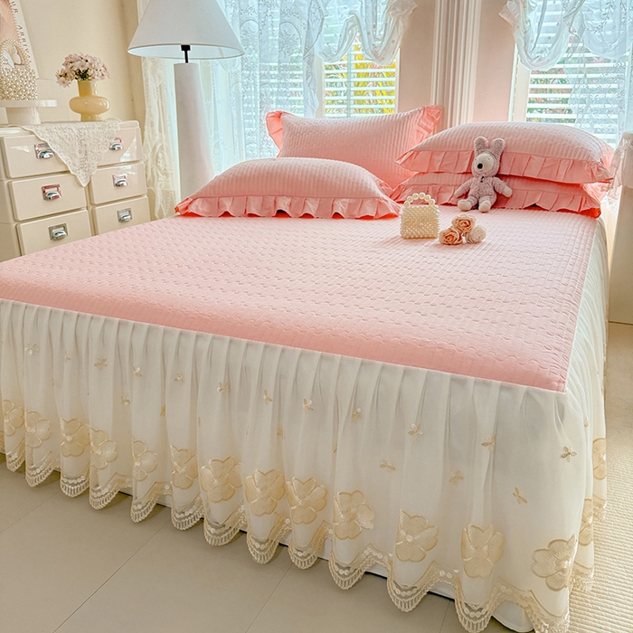 91家纺网 家纺一手货源 找家纺 花香四季家纺 2026新款全棉夹棉绗缝床裙三件套纯棉纯色蕾丝公主风床裙单件-蕾丝小姐 蕾丝小姐-暖暖粉