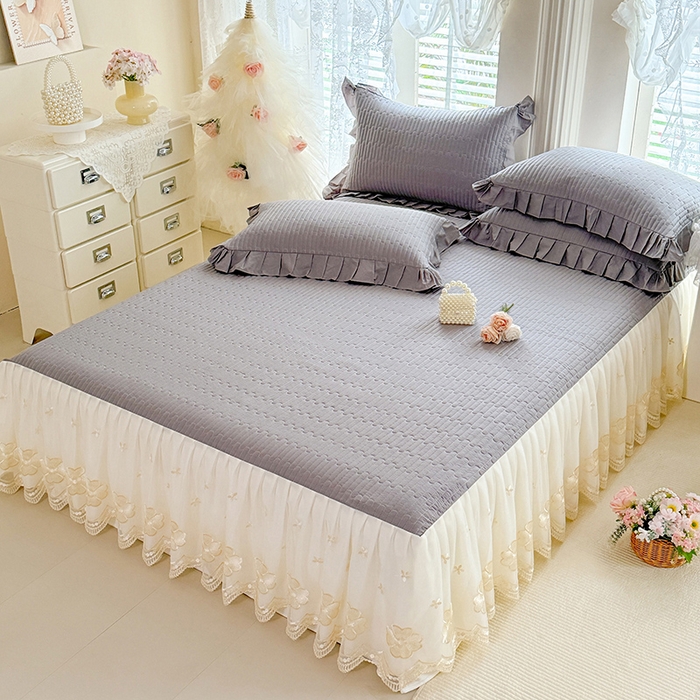 91家纺网 家纺一手货源 找家纺 花香四季家纺 2026新款全棉夹棉绗缝床裙三件套纯棉纯色蕾丝公主风床裙单件-蕾丝小姐 蕾丝小姐-绅士灰