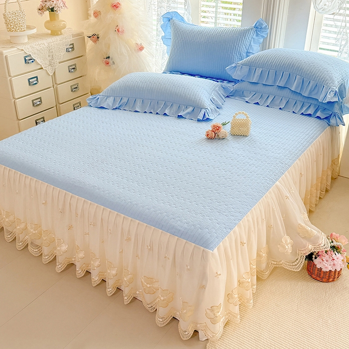 91家纺网 家纺一手货源 找家纺 花香四季家纺 2026新款全棉夹棉绗缝床裙三件套纯棉纯色蕾丝公主风床裙单件-蕾丝小姐 蕾丝小姐-海盐蓝