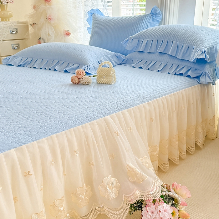 91家纺网 家纺一手货源 找家纺 花香四季家纺 2026新款全棉夹棉绗缝床裙三件套纯棉纯色蕾丝公主风床裙单件-蕾丝小姐 蕾丝小姐-海盐蓝