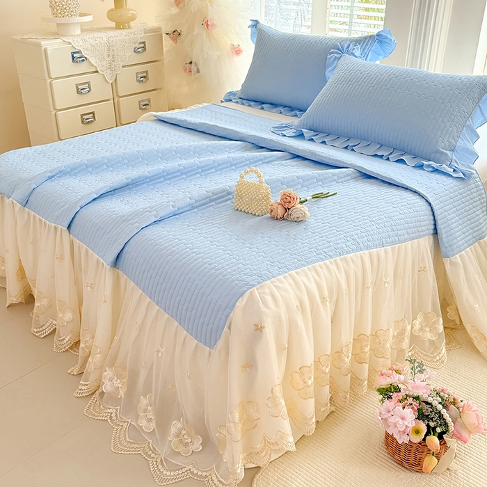 91家纺网 家纺一手货源 找家纺 花香四季家纺 2026新款全棉夹棉绗缝床裙三件套纯棉纯色蕾丝公主风床裙单件-蕾丝小姐 蕾丝小姐-海盐蓝