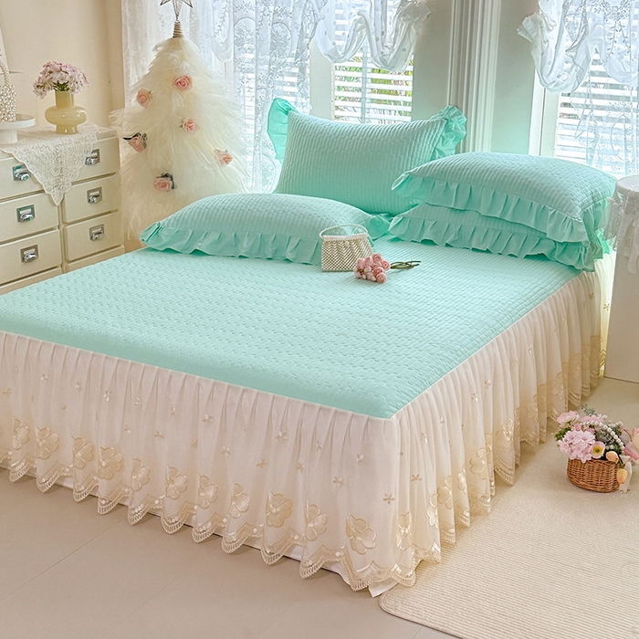 91家纺网 家纺一手货源 找家纺 花香四季家纺 2026新款全棉夹棉绗缝床裙三件套纯棉纯色蕾丝公主风床裙单件-蕾丝小姐 蕾丝小姐-清新绿